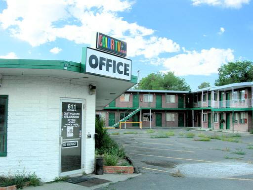 Riverton_Laundry_eM